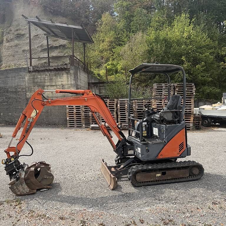 Hitachi Escavatori: Hitachi Bagger 1.7T – Usato da Menziken venduto da Tairi10 1