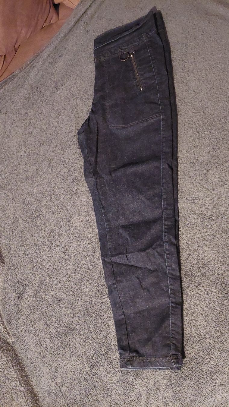 Jeans: Dunkelblaue Jeans, Damen, Gr. 40 – Usato da Zürich venduto da Romstyle 1