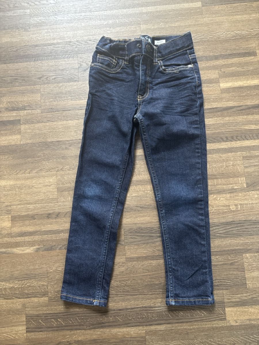 Kleiderpakete & -sets: Kids Bundle size 122: Pajamas, Jeans, Top, – Gebraucht aus Thalwil von val_q76v 2