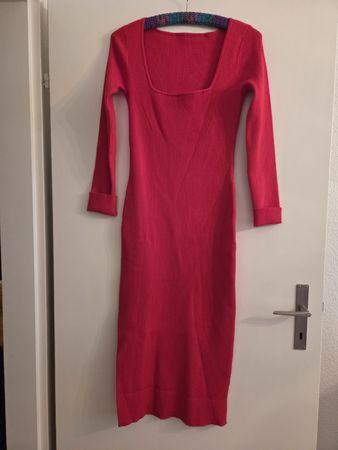 Rotes Strickkleid von NA-KD in GrM neu und ungetragen