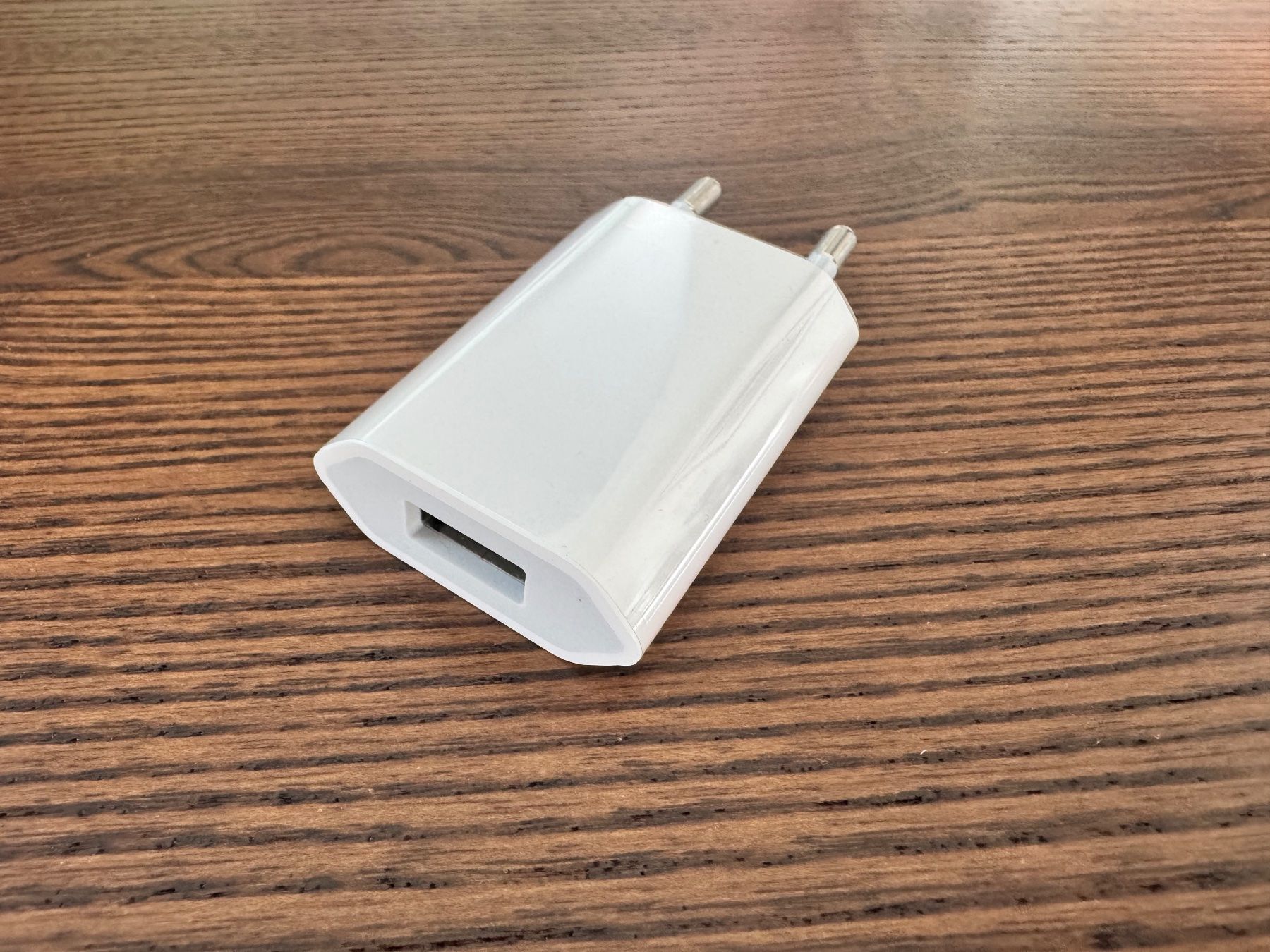 Apple Lecteurs & Adaptateurs: Apple USB 5W Adapter Ladegerät neu – Neuf (Voir description) à Löhningen par santafe06