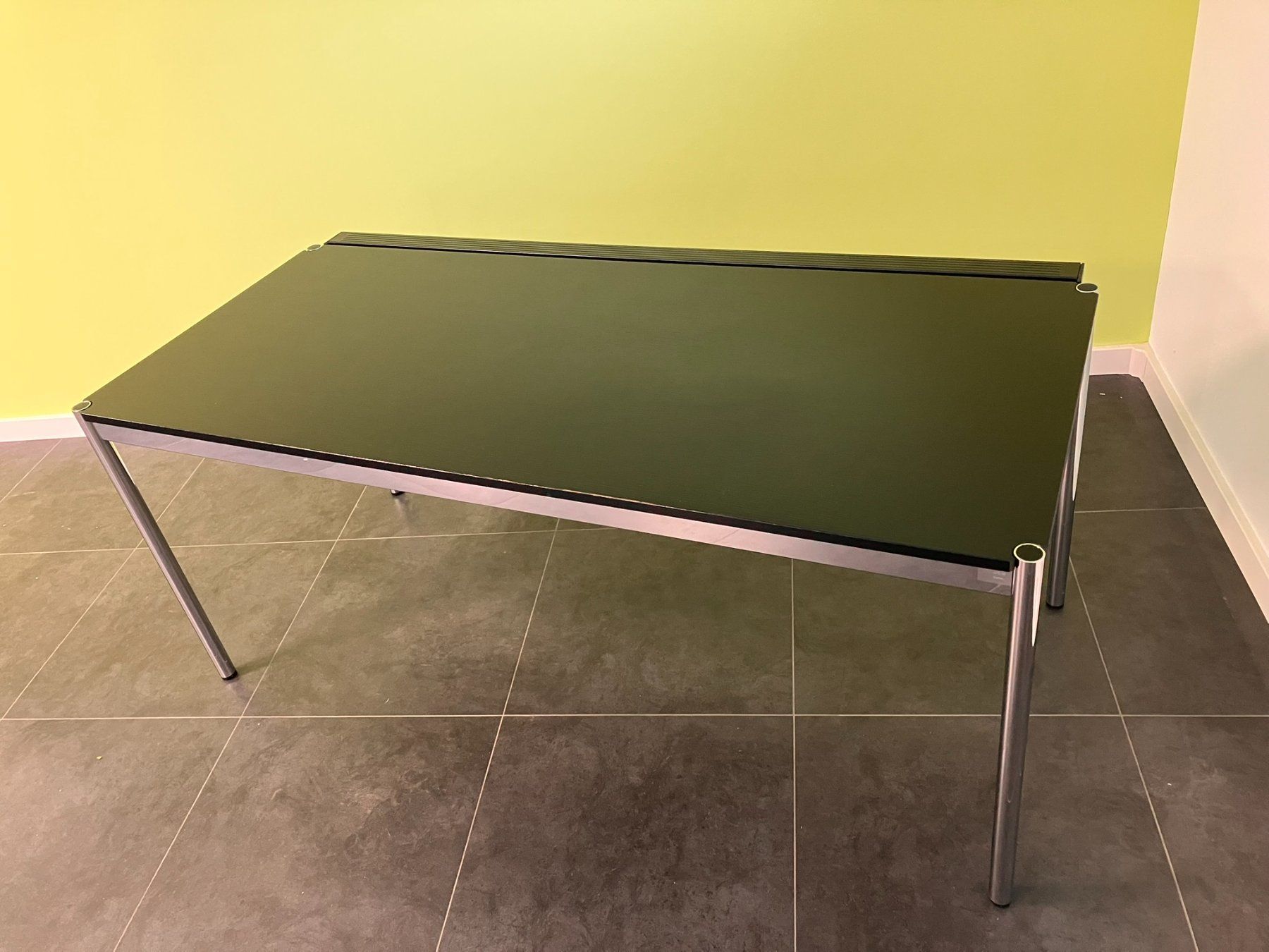 Tavoli: USM Tisch schwarz 175x75 – Usato da Lengnau BE venduto da ber_yhl5 1