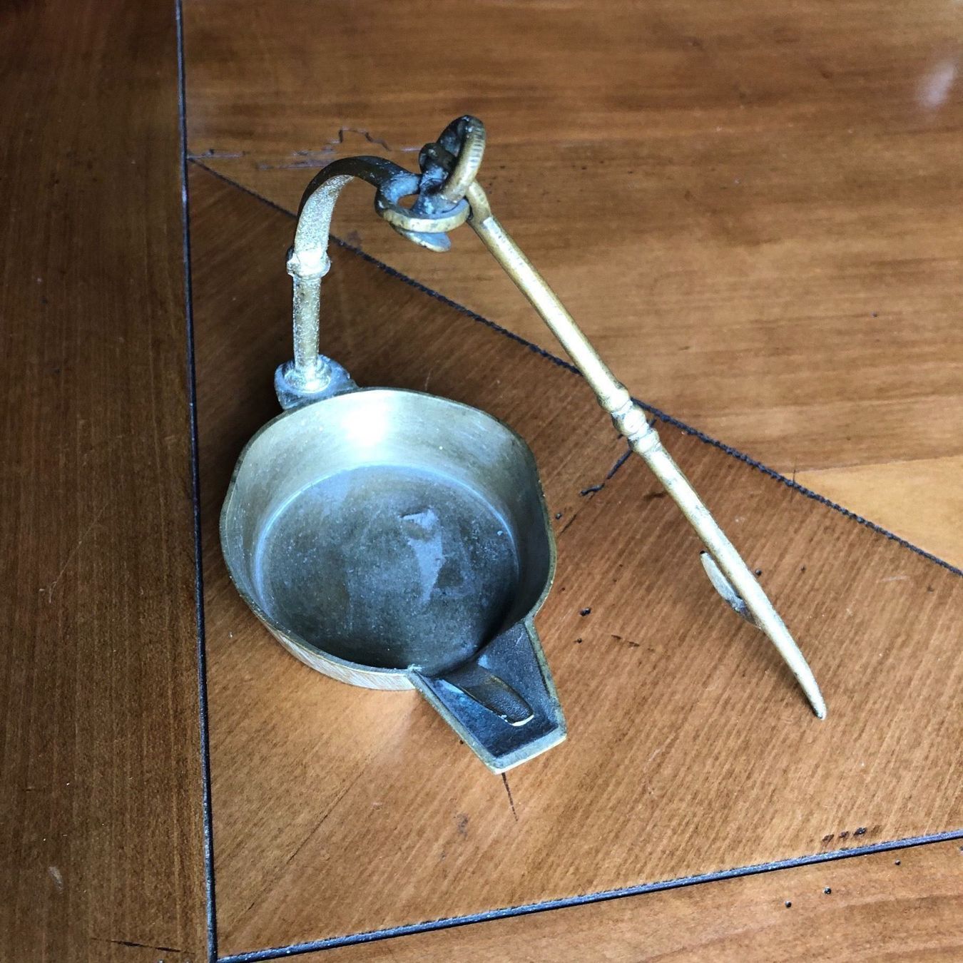 Lampade: Petite lampe à huile de mineur – Usato da Le Mont-sur-Lausanne venduto da Crocrodile