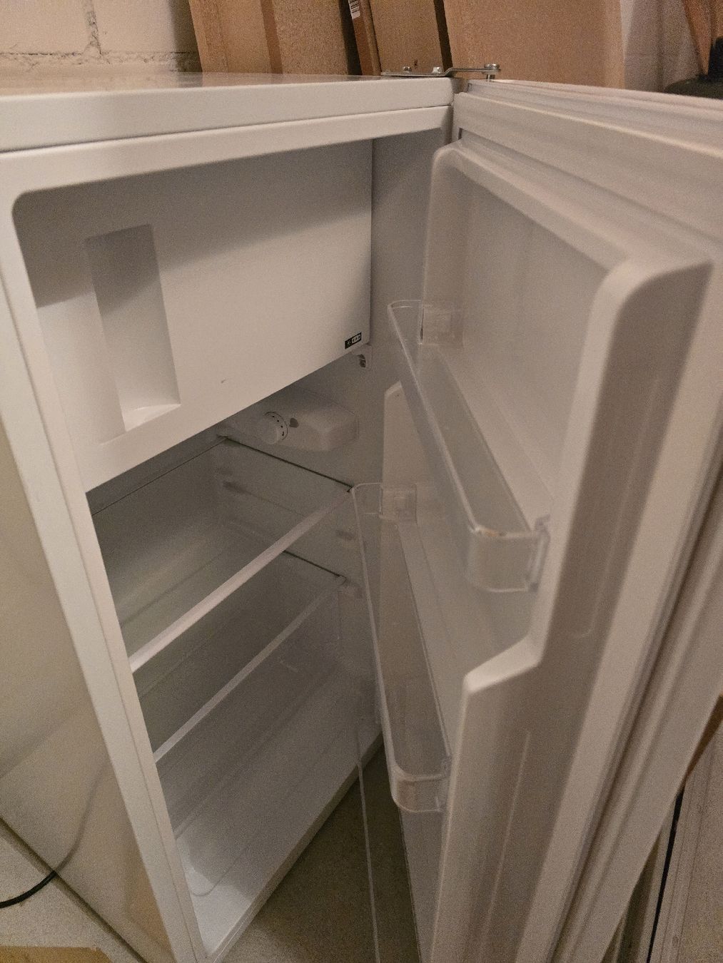 Réfrigérateurs: Comfee Kühlschrank mit Gefrierfach – D'occasion à Würenlos par aro_r929 1