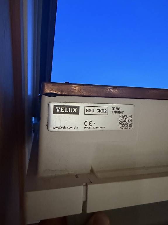 Marquises: Veluxe Lamellenstore – D'occasion à Berg am Irchel par Hookah96 3
