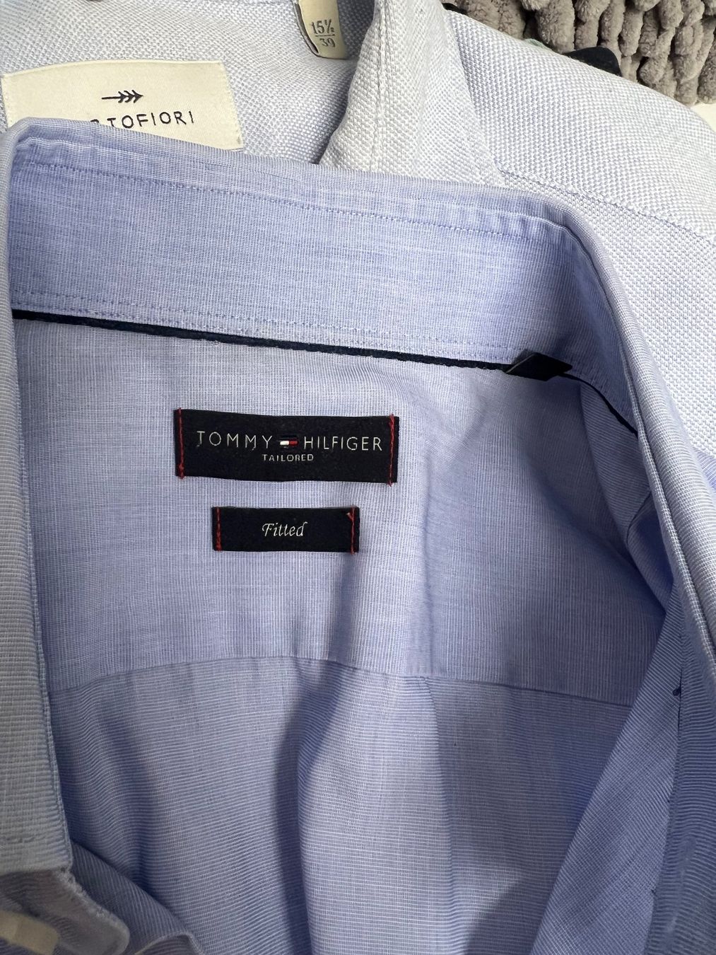 Tommy Hilfiger Camicie: Hemd hellblau von Tommy Hilfiger, Gr. 39 – Nuovo (secondo la descrizione) da Meilen venduto da Masupilamy 4