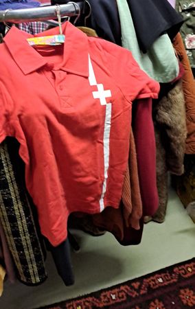 Herren Poloshirt rot Grösse S Schweiz Motiv