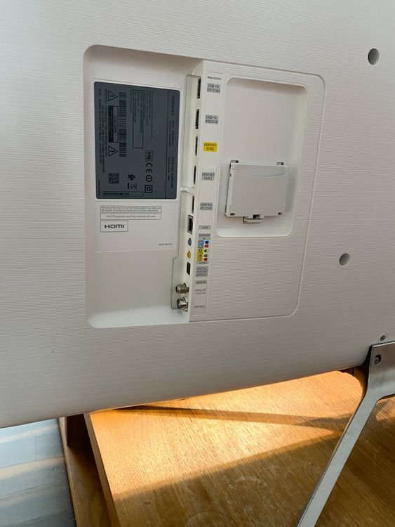 Full HD Samsung TV 40 Zoll mit weissem Gehäuse/Rahmen | Kaufen auf Ricardo