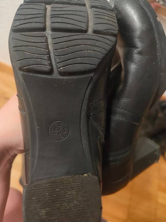 Scarpe da donna: Stiefel aus Leder – Usato da Arbon venduto da karolina_frank 1