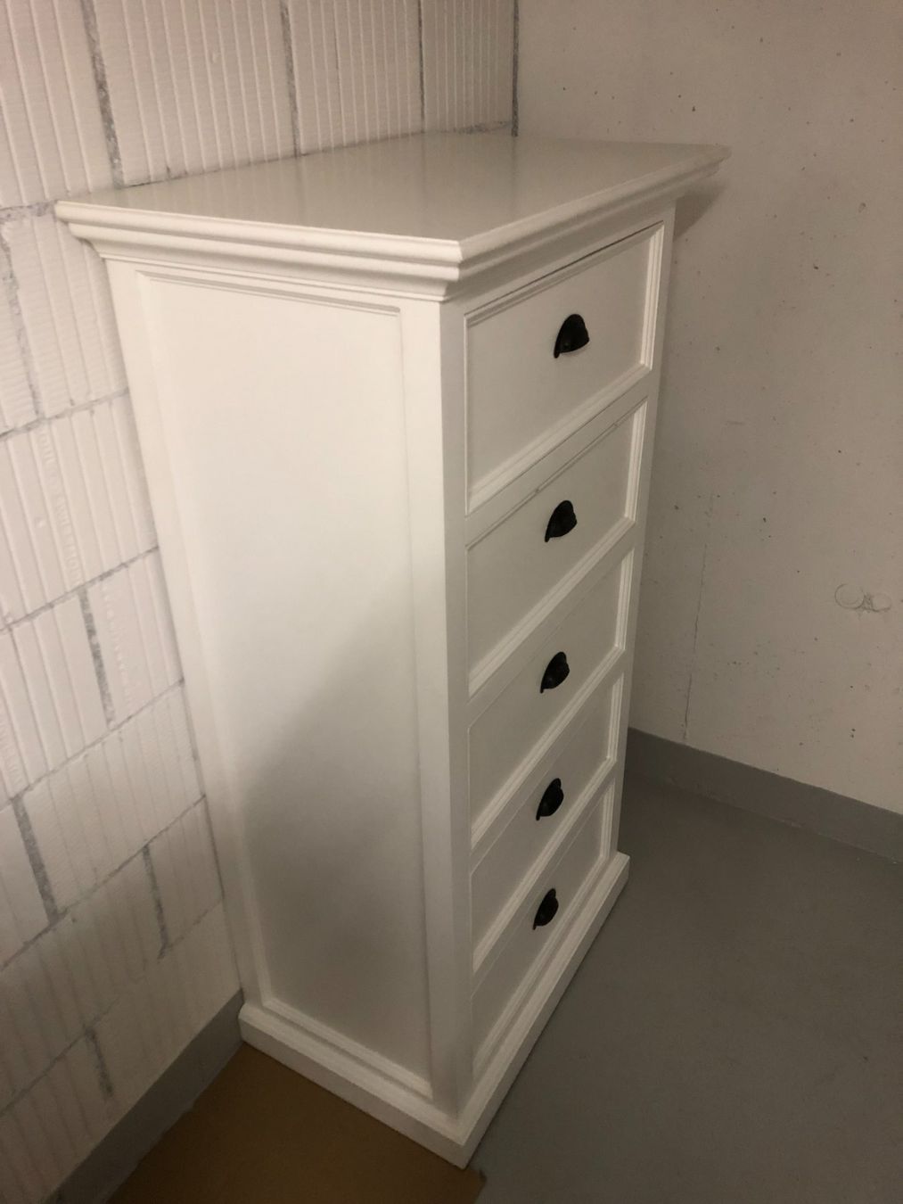 Cassettiere: Kommode, weiss  mit 5 Schubladen, neuwertig. – Nuovo (secondo la descrizione) da Wängi venduto da Argon180 1