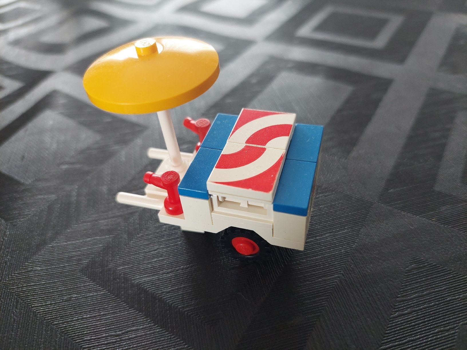 Lego Spielzeuge: Lego Eiswagen von 1985 – Gebraucht aus Zetzwil von sti_x9xf