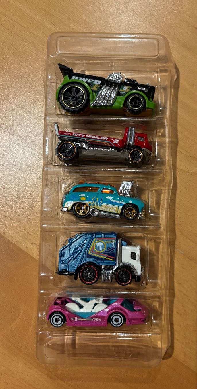 Hot Wheels Modellini d'auto: Hot Wheels City 5 Auto unbespielt – Nuovo e nell'imballaggio originale da Bonstetten venduto da swiss_diver 2