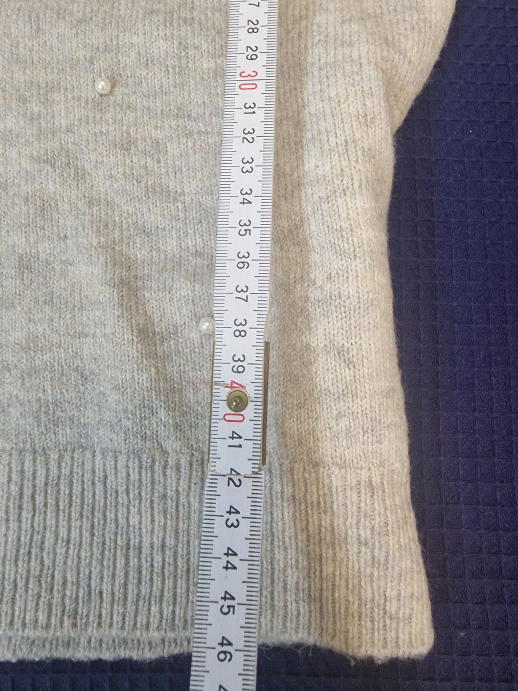 Maglioni & Felpe: Pullover beige mit Perlen Gr M top Zustand – Usato da Meierskappel venduto da HeartWear 3
