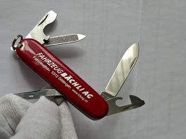 Victorinox  Officier Suisse. Fahrzeug Bächli 84mm