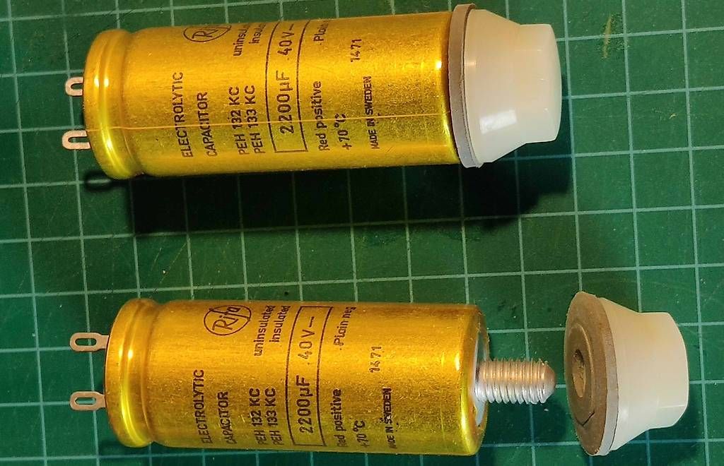 Componenti elettronici: Condensateurs électrolytiques 2200uf 40V – Nuovo (secondo la descrizione) da Les Bois venduto da Clavibus1