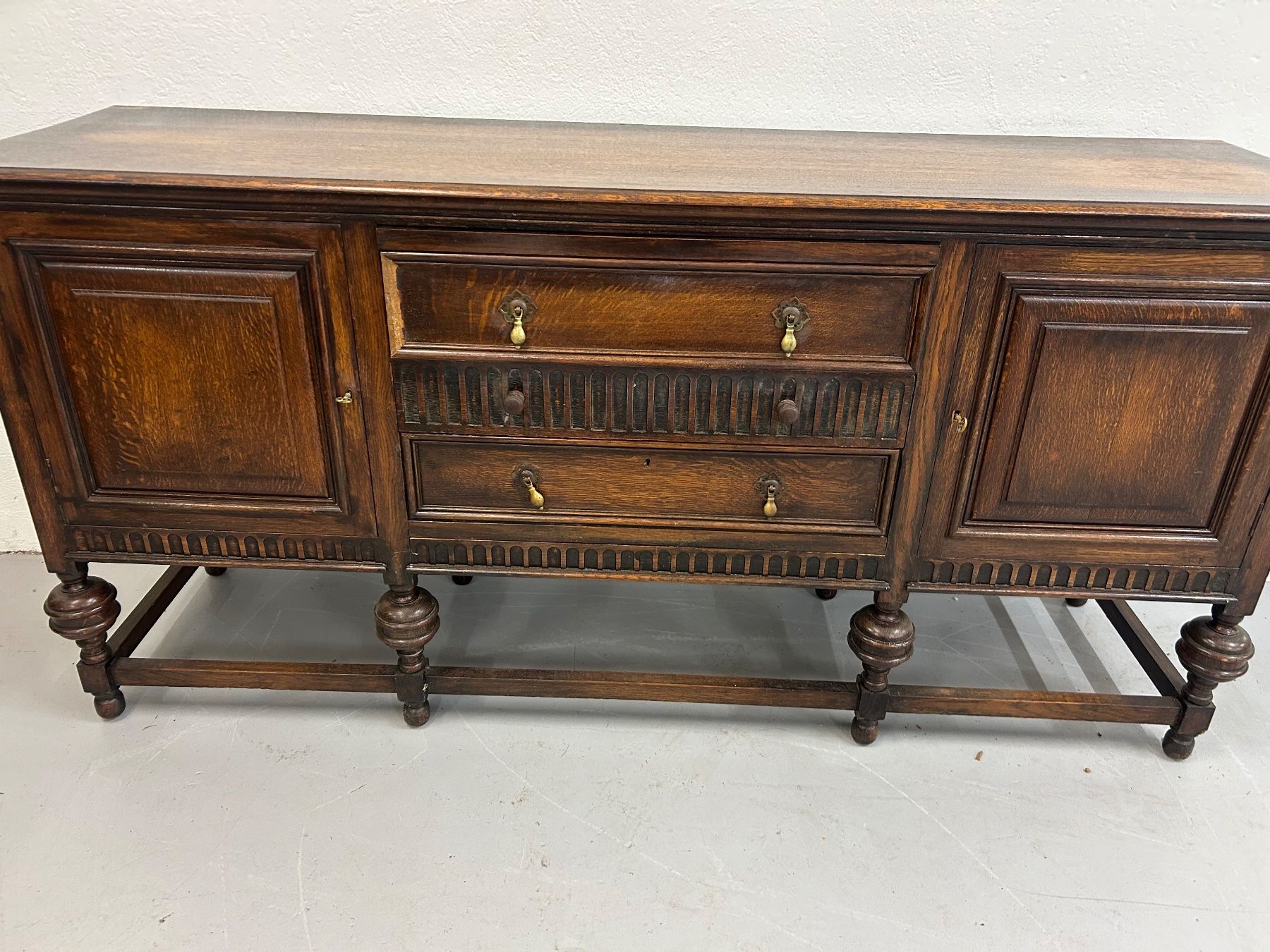Kommoden: Sideboard / Anrichte Viktorianisch Eiche ca. um 1900 – Gebraucht aus Zürich von Levelart 1