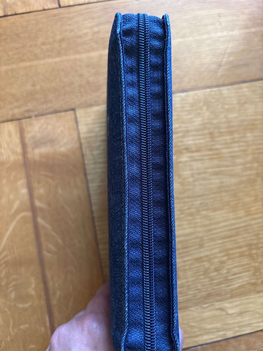 Libri: La Bible en français courant – Usato da Genève venduto da Buens4 1