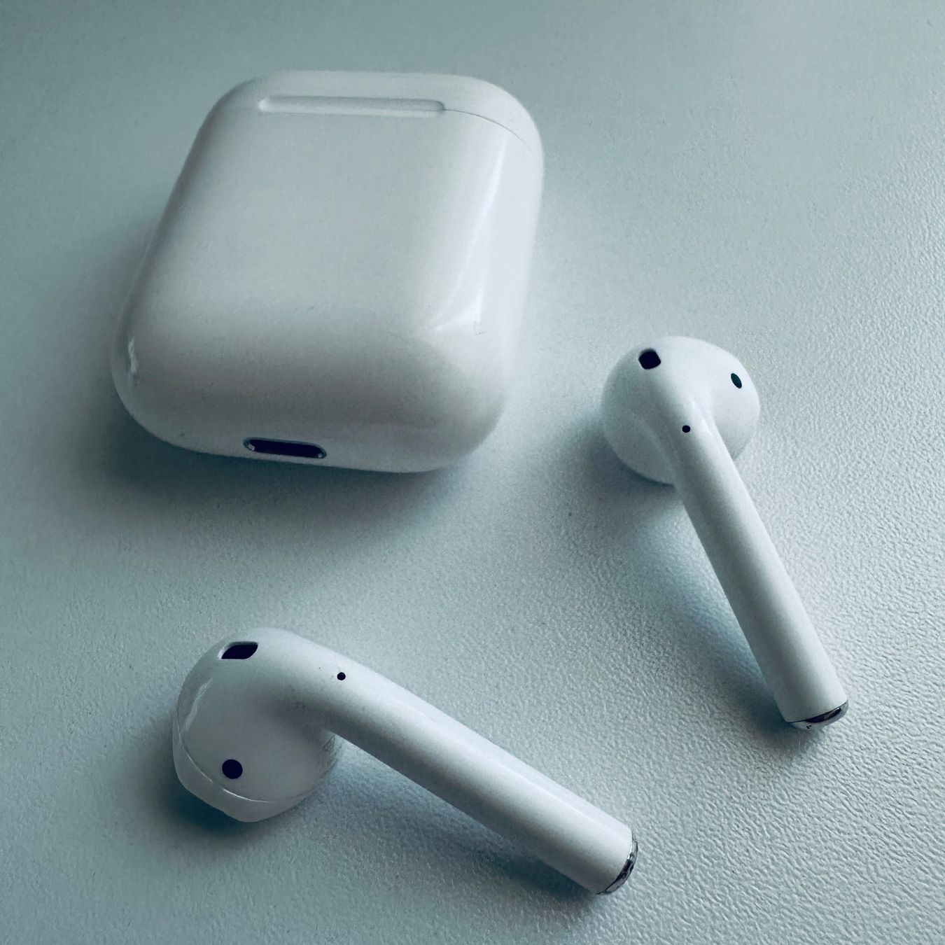 Apple Cuffie: Original Apple AirPods 2 Kopfhörer Wireless Lightning Kabel – Usato da Basel venduto da MY.AIRPODS.SHOP 5