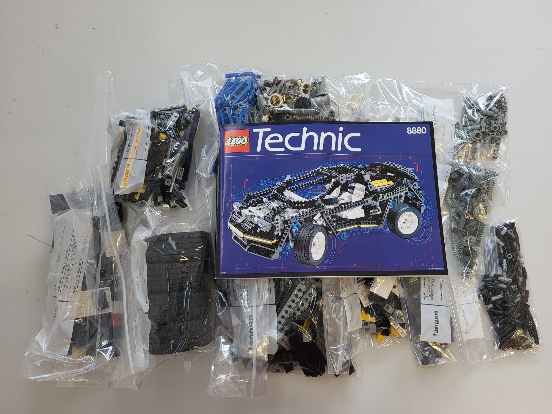 Lego Kit di costruzioni: Lego Technics 8880 / Umbaubar von 1994 – Usato da Brügg BE venduto da POU-BELLE 1