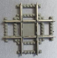 1 dunkelgraue Lego Kreuzung - Eisenbahnschiene