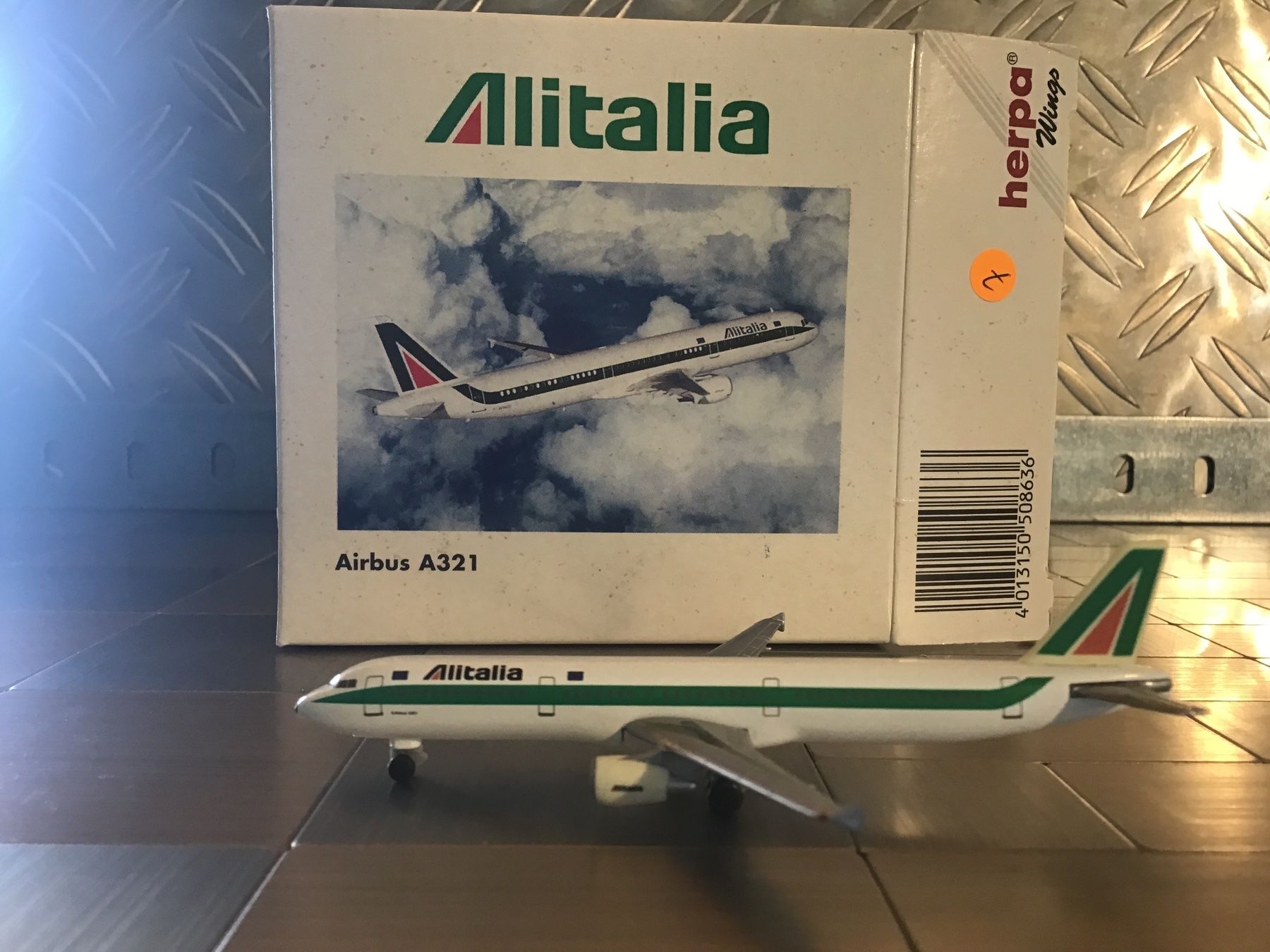 Herpa Modellbausätze & Standmodelle: HERPA ALITALIA AIRBUS A321 – Gebraucht aus Männedorf von Spezial-Modelle