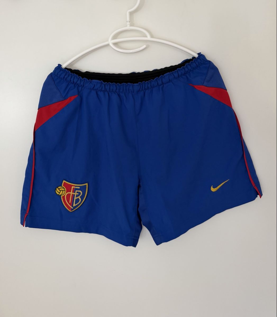 Nike Hosen: Fc Basel Nike Trikot Shorts Heim – Gebraucht aus Füllinsdorf von hae_gt9l