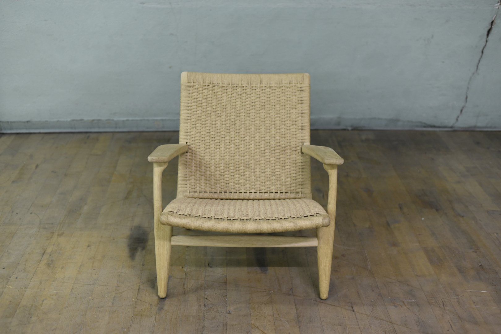 Poltrone: Sessel CH25 von Hans J. Wegner – Usato da Lichtensteig venduto da UsedIN 2