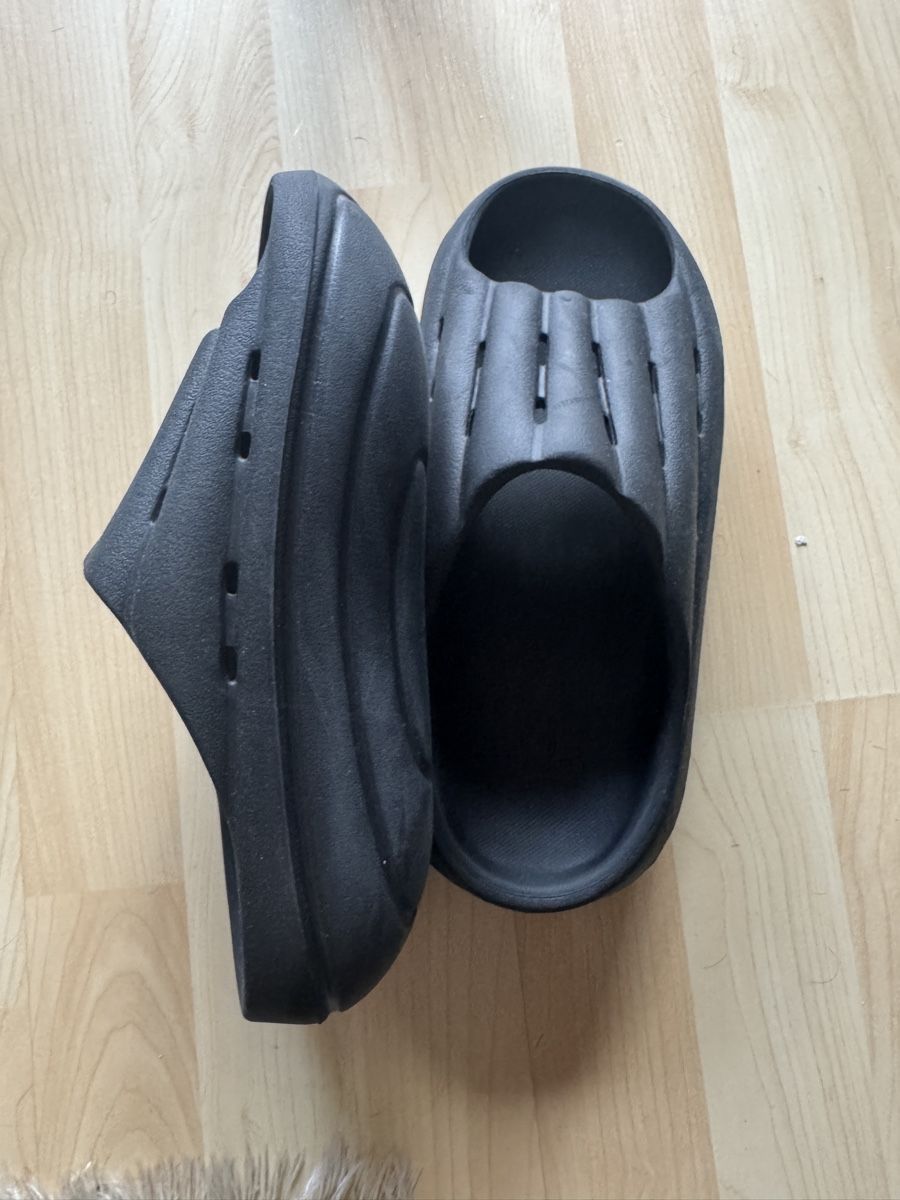 Ugg Scarpe da donna: Ugg Badeschlappen Gr. W7/ca 37.5 - 38 – Usato da Zermatt venduto da Oli4.c 1