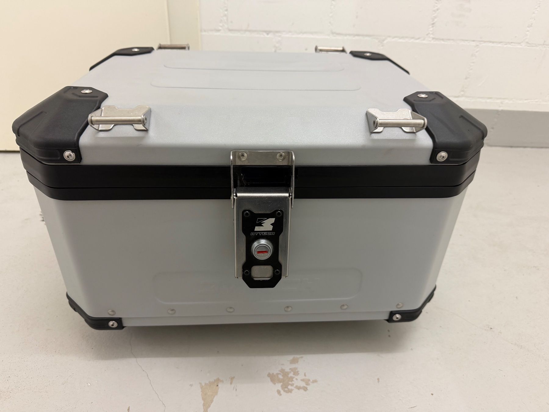 Topcase: Motorrad Topcase von MyTech 58l Alu – Usato da Rickenbach b. Wil venduto da explorer1200 6