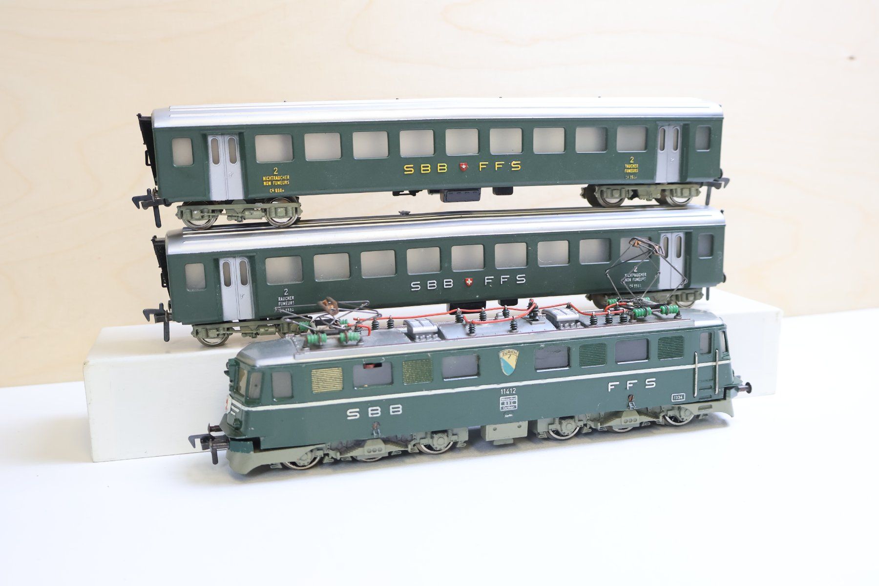 Fleischmann Modellini di ferrovie: Fleischmann SBB Ae 6/6 & Personenwagen - DC H0 – Usato da Winterthur venduto da Monstera 6