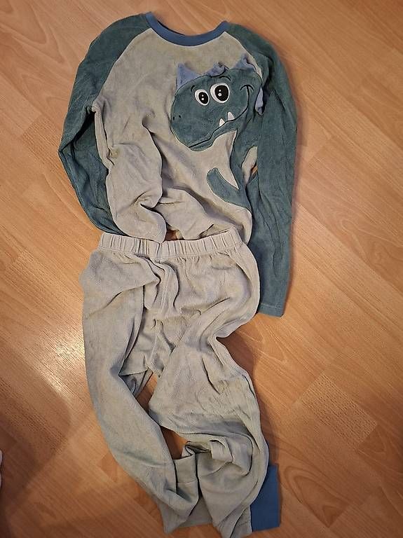 Pyjamas & Ähnliches: Pyjama Set Jungs, lang, Grösse: 134 – Gebraucht aus Wangen SZ von coni2204_10 1