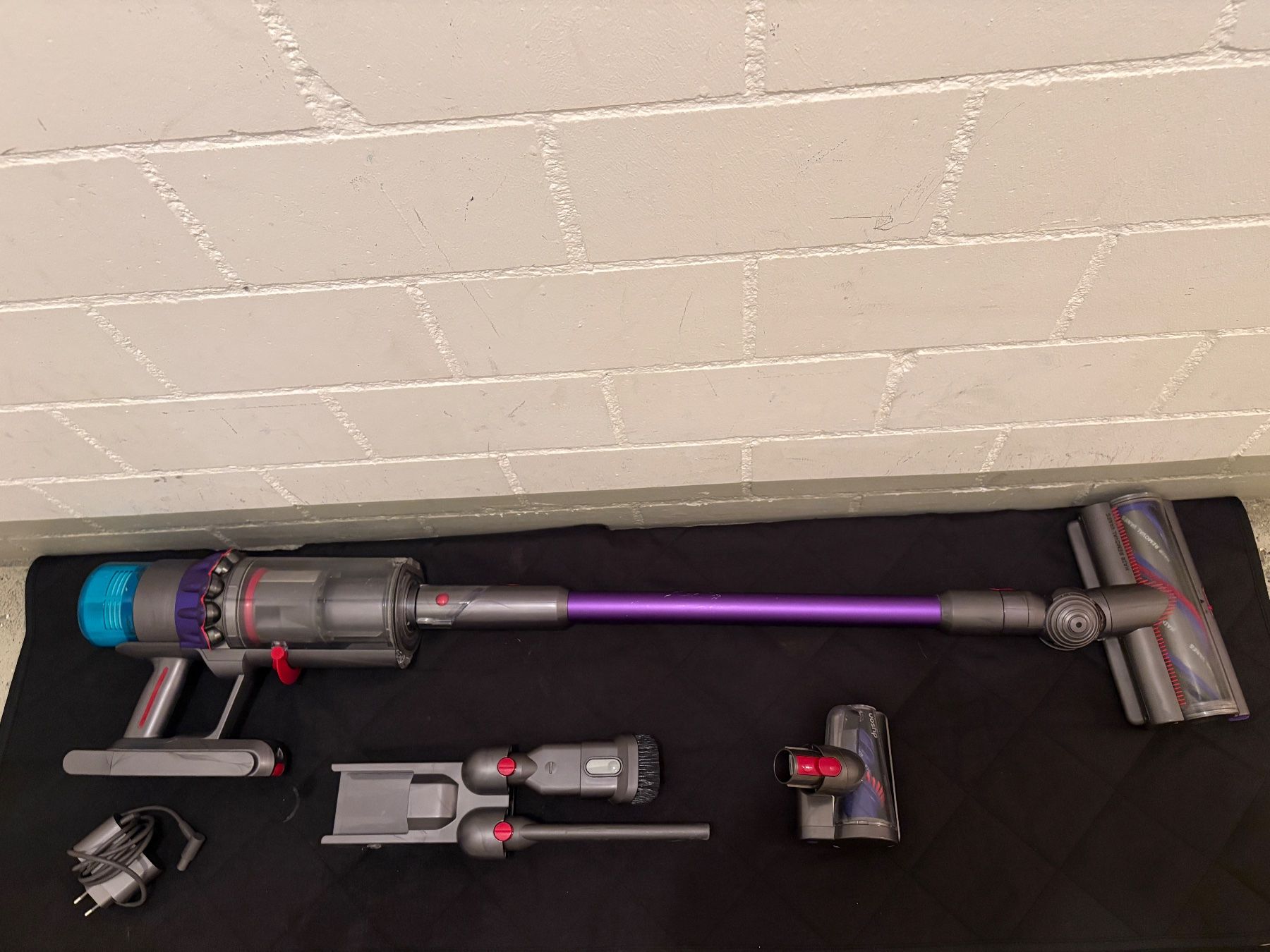 Dyson Aspirapolveri & Accessori: Dyson Gen5detect absolute Handstaubsauger – Usato da Lausen venduto da sen_jm7c 3
