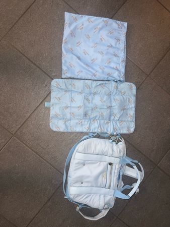 GUESS Baby Wickeltasche, hellblau, Top Zustand, Winter 47