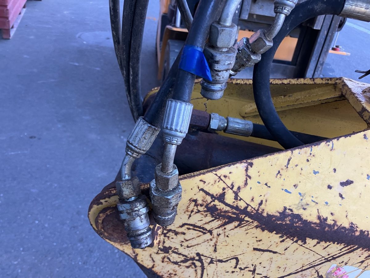 Pinze: Rückezange an Traktor  – Difettoso da Uerkheim venduto da Dealer-4813 4