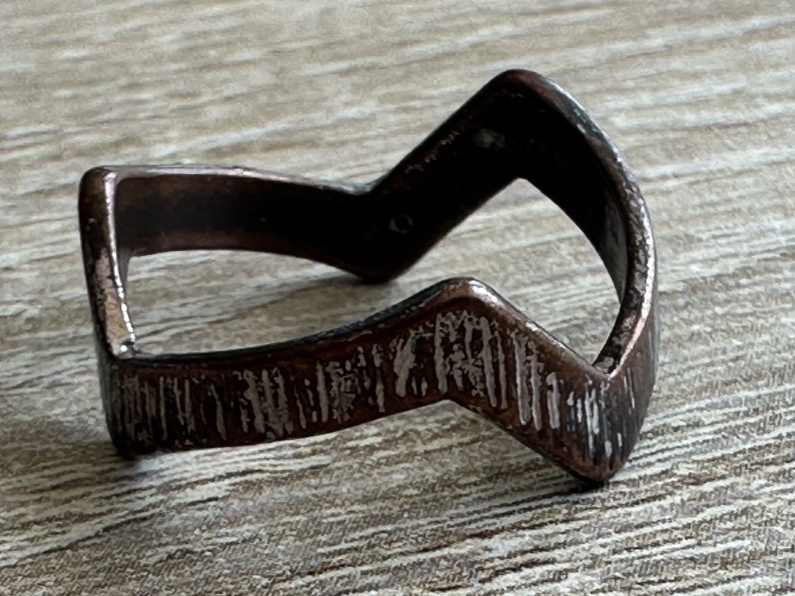 Anelli: 💍 Gebrauchter Designring mit markanter Form Grösse 61 – Usato da Weggis venduto da Gore01 1