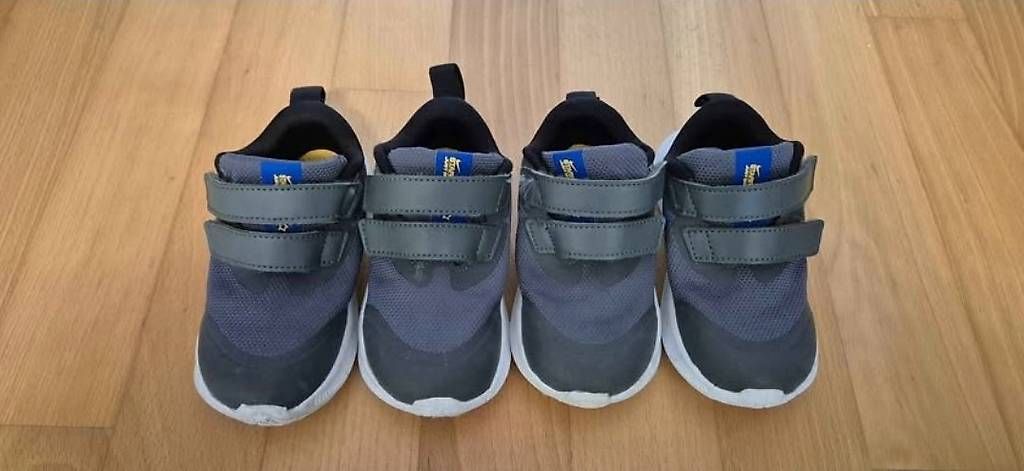 Scarpe per ragazzi: Schuhe Zwillinge Gr. 22 – Usato da Henggart venduto da c.s.sturzenegger