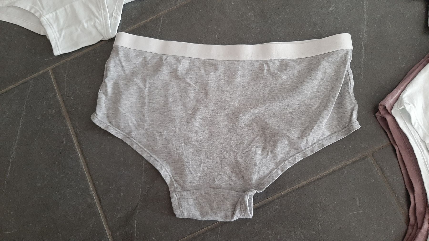 Tchibo Biancheria intima: tchibo 9x Unterhosen/Pantys Grösse 170/176 – Usato da Dübendorf venduto da Luuuusmeitli12 2