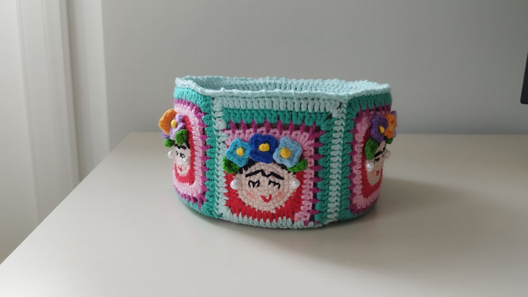 Tutte le decorazioni: Handmade Frida Kahlo Crochet Basket - Spring Decor – Nuovo e nell'imballaggio originale da Arnex-sur-Orbe venduto da can_97vn 1