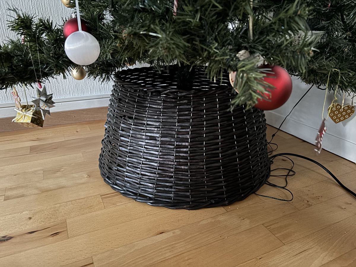 Tutte le decorazioni: Base albero di Natale in vimini nero - Elegante! – Usato da Lausanne venduto da giu_f5br