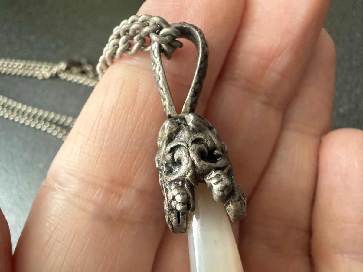 Catenine: Antike Halskette mit gestreiftem Achatanhänger – Usato da Lamone venduto da LaCantinaMagica 8