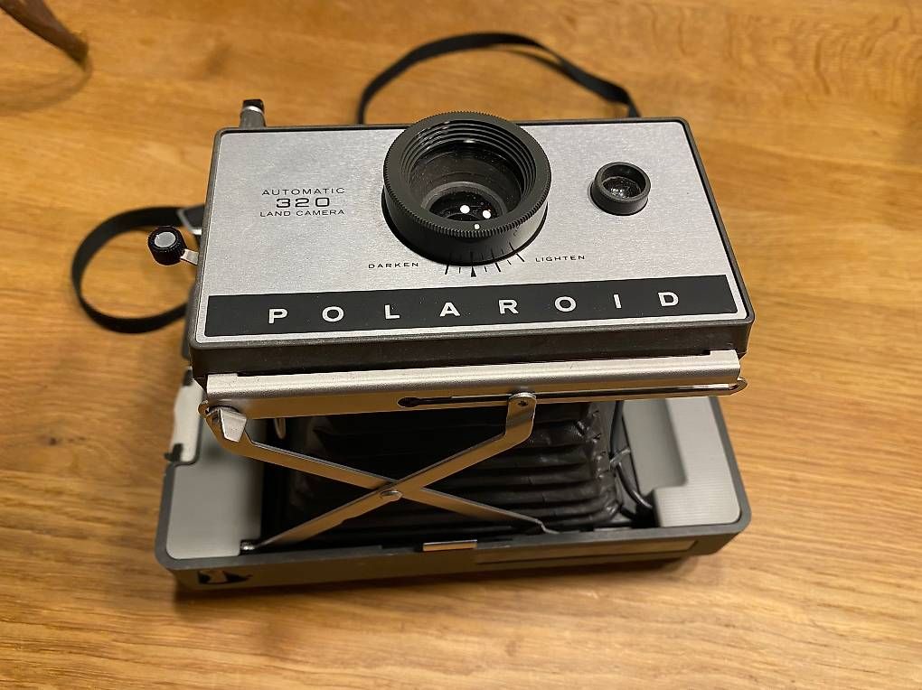 Fotocamera: Polaroid Kamera 320 – Usato da Zürich venduto da TruudiT 2