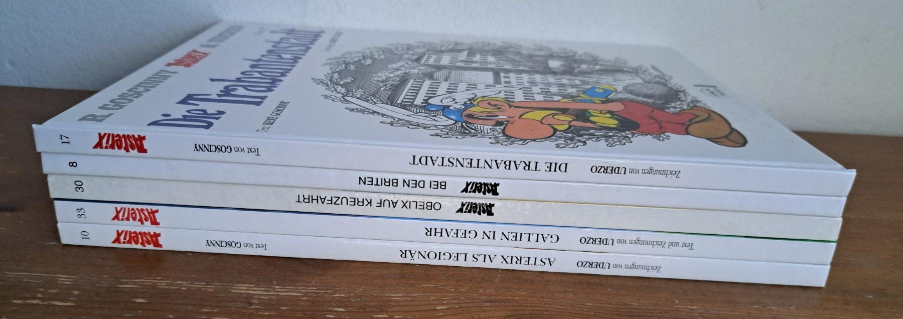Fumetti: 5x Asterix Bände mit blauem Kopfschnitt, Hardcover, Comic – Usato da Basel venduto da Patiscat 3