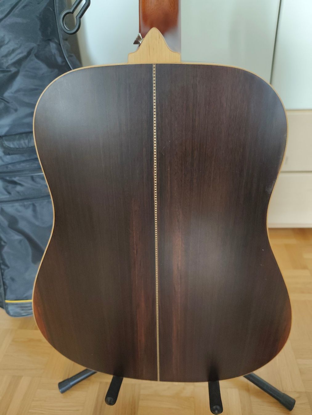 Strumenti musicali: LAG - 4 Seasons Winter 4S400D – Usato da Les Avanchets venduto da Jackjack 7