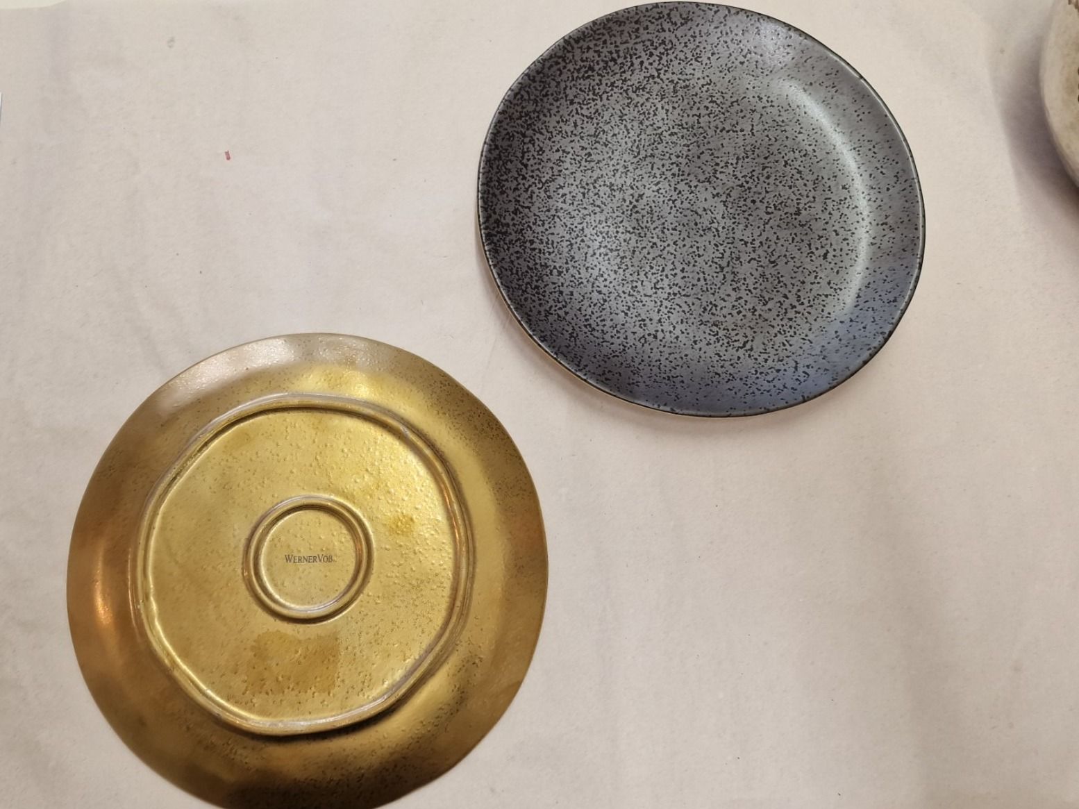 Piatti: Dessert Teller Set Schwarz / Gold (2 Teller) – Nuovo e nell'imballaggio originale da Schaffhausen venduto da AtelierPudesco 2