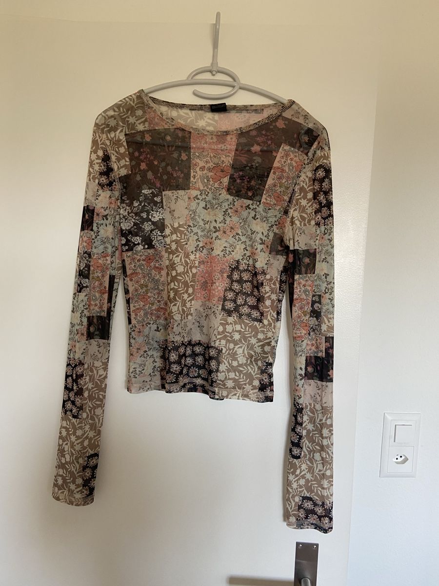 Urban Outfitters Tops: Mesh top  – Gebraucht aus Zürich von lor_2mtq