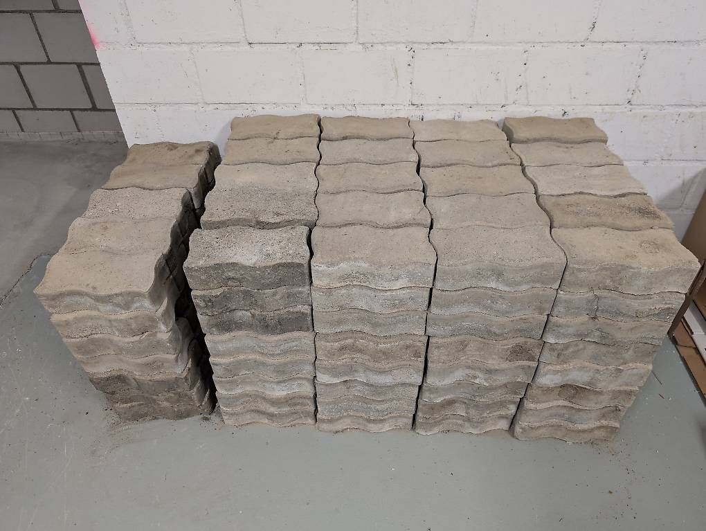 Pierres & tuiles: Verbundsteine ca. 40m2 – D'occasion à Auenstein par wie_tjx8 1