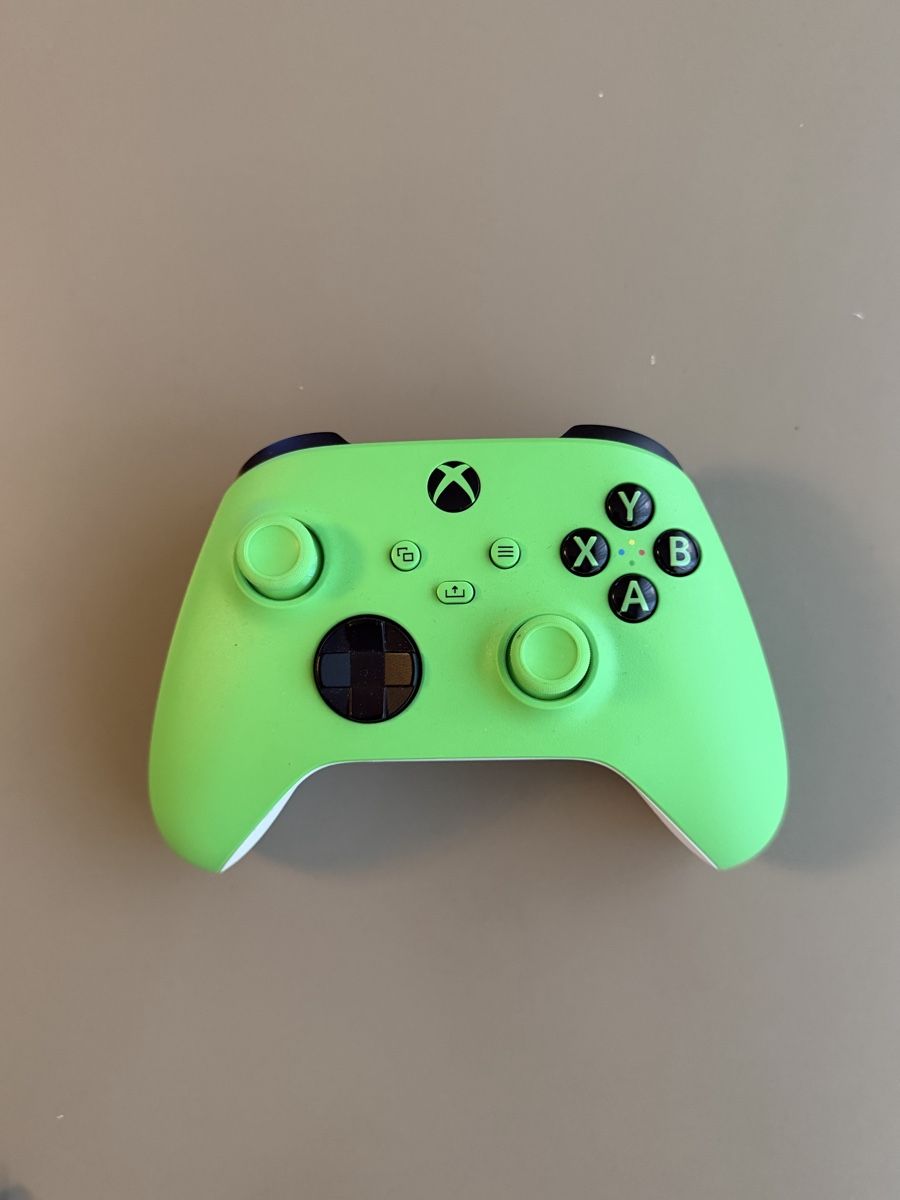 Manettes: Xbox Wireless Controller Grün, wie neu – D'occasion à Zürich par fluepante
