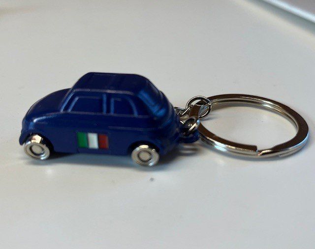 Schlüsselanhänger Fiat 500, weiß, Metall