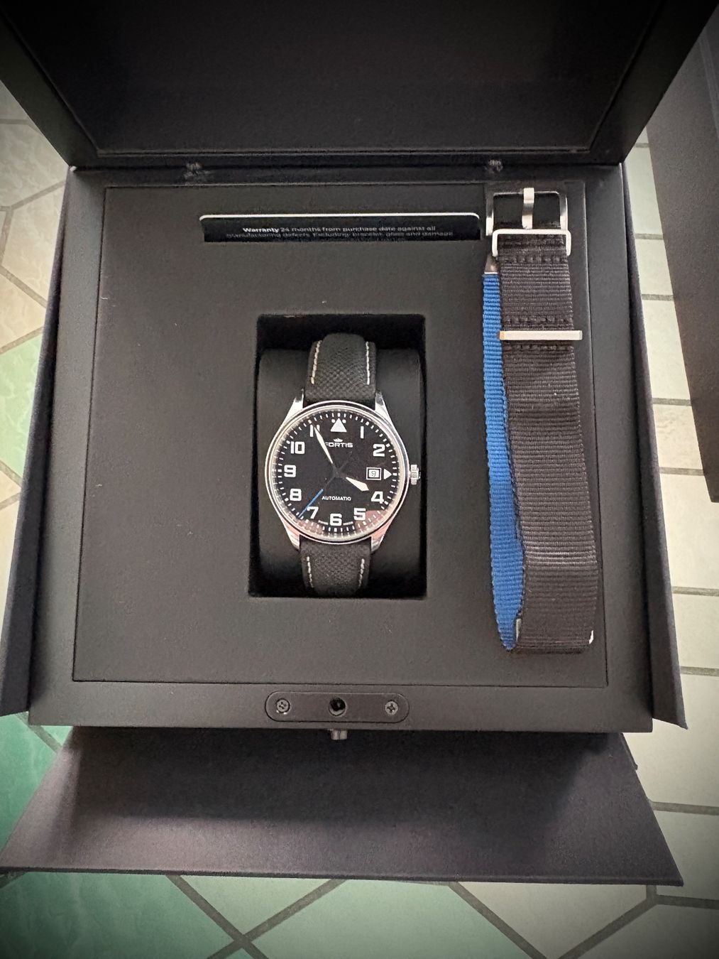 Fortis Montres: Fortis Pilot Classic Date – Neuf (Voir description) à Porrentruy par qwentoz 1