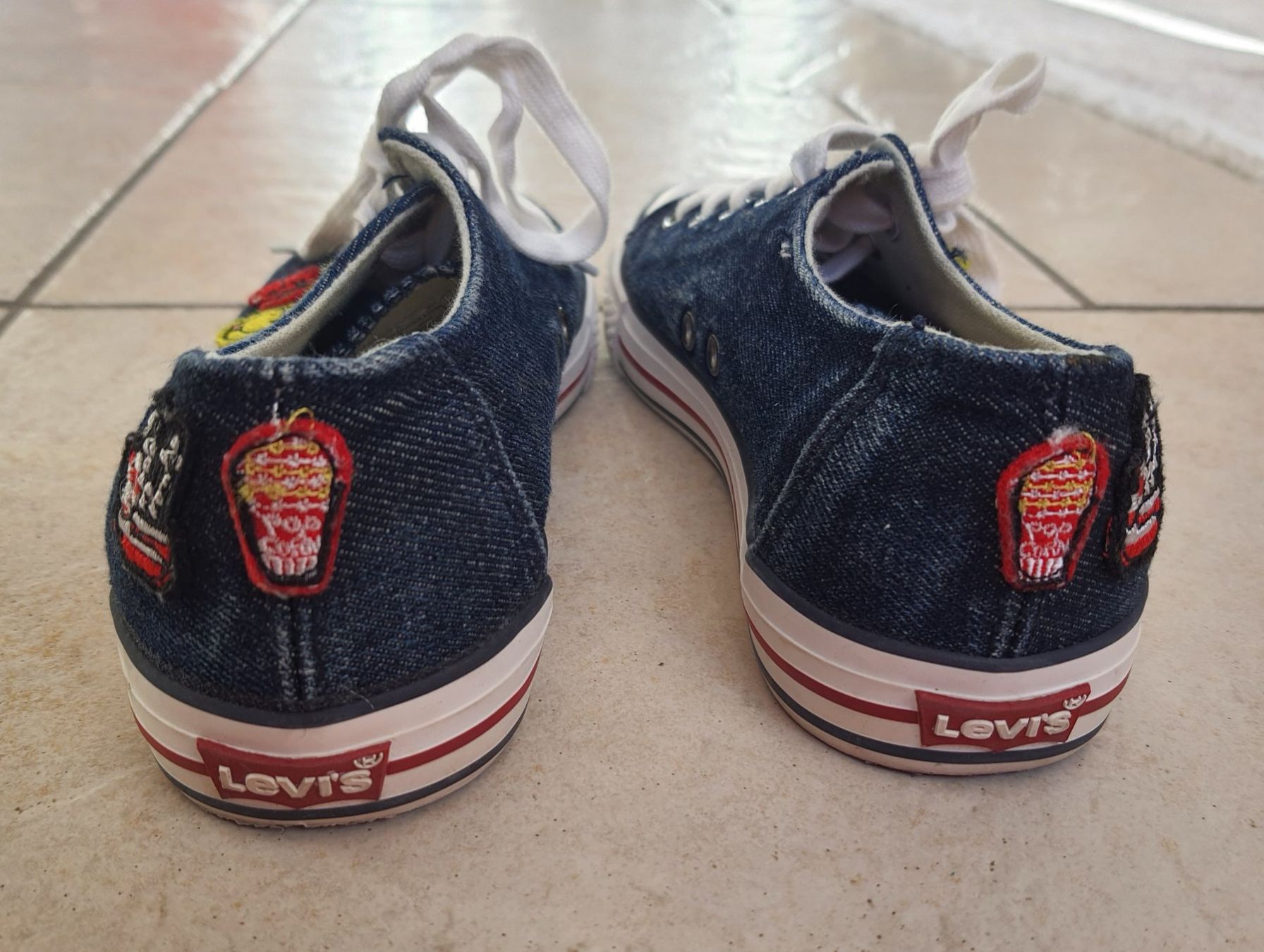 Levi's Herrenschuhe: Converse Kinderschuh Levis Gr. 35 – Gebraucht aus Seon von Brasilfan 1